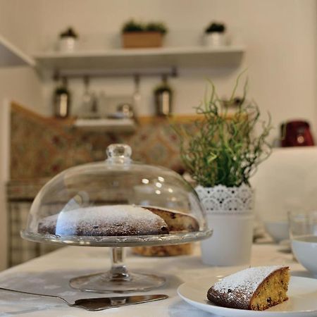 Real Teatro Umberto I Bed & Breakfast Palermo Bagian luar foto