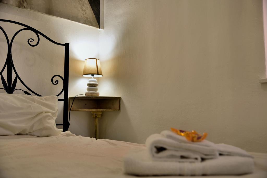 Real Teatro Umberto I Bed & Breakfast Palermo Bagian luar foto