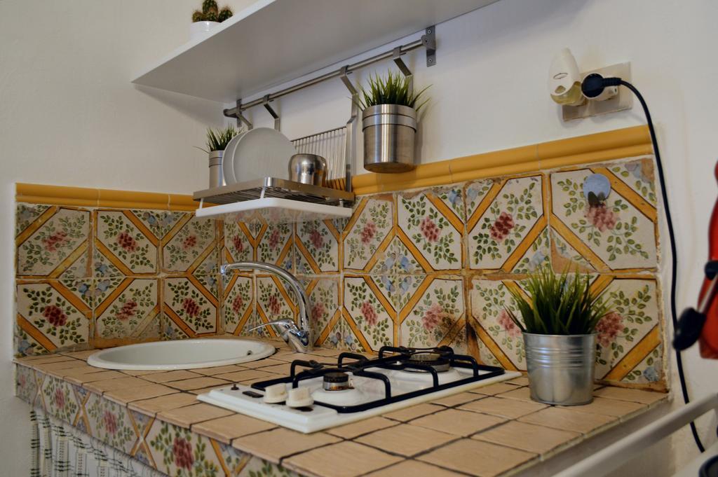 Real Teatro Umberto I Bed & Breakfast Palermo Bagian luar foto