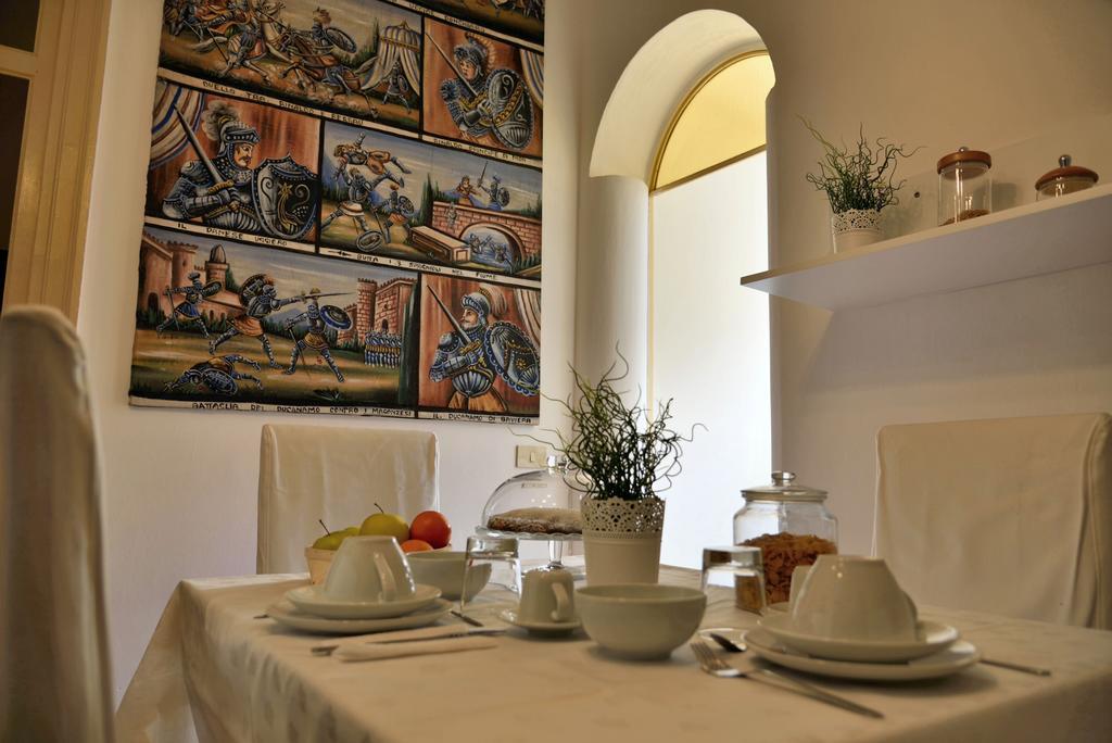 Real Teatro Umberto I Bed & Breakfast Palermo Bagian luar foto