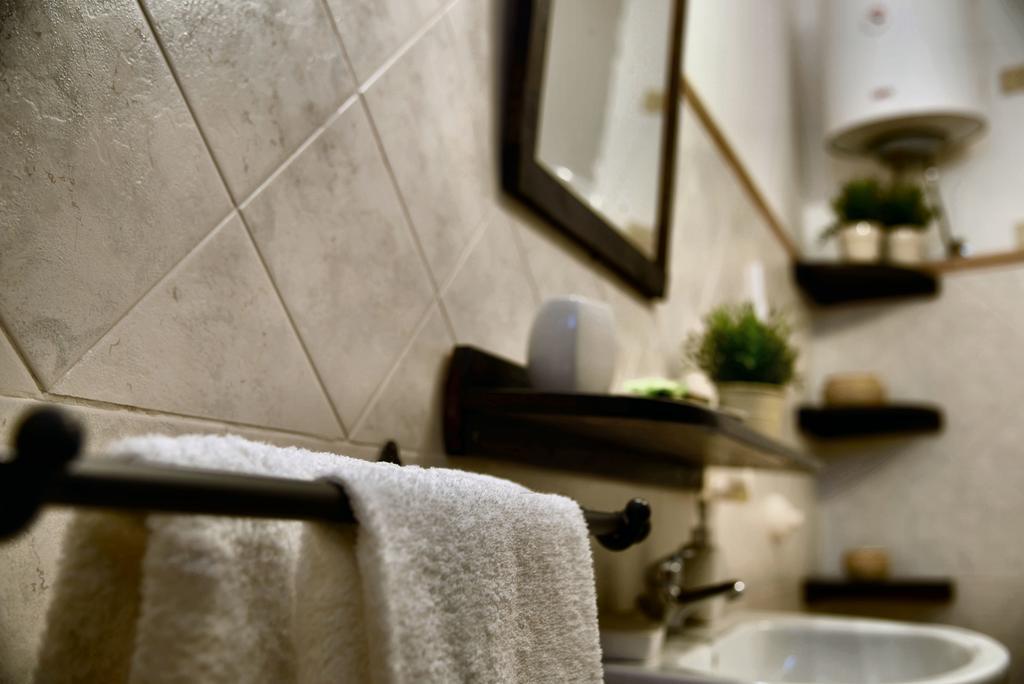 Real Teatro Umberto I Bed & Breakfast Palermo Bagian luar foto