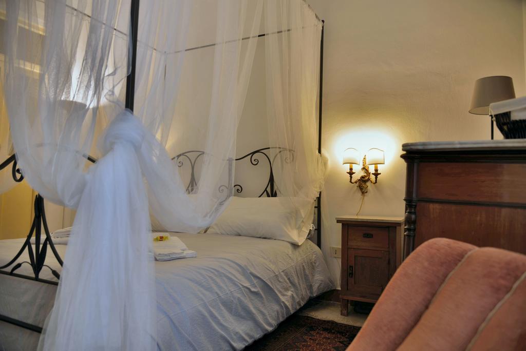 Real Teatro Umberto I Bed & Breakfast Palermo Bagian luar foto